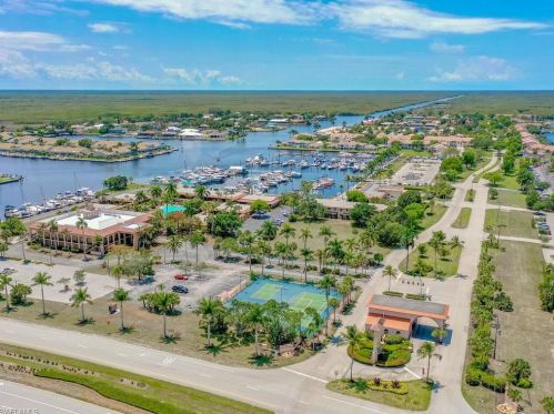 140 Eveningstar Cay, Naples FL  34114-9611 exterior