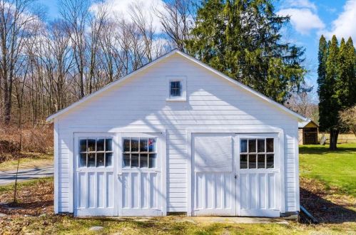 33 John Mack Rd, North Windham CT  06247-1606 exterior