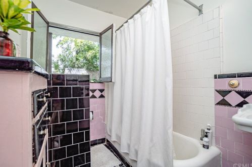 232 Euclid Ave, Long Beach CA  90815-2518 exterior