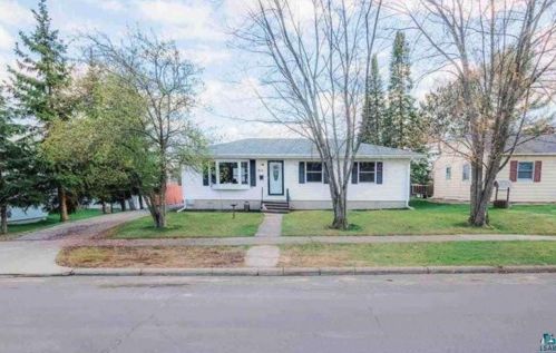 412 32nd St, Hibbing MN  55746-2696 exterior