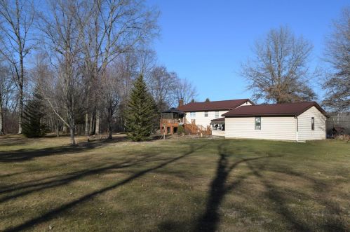 535 Houk Rd, New Castle, PA 16101-9695