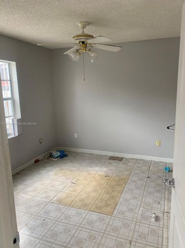 7211 24th Ave, Hialeah, FL 33016-6513