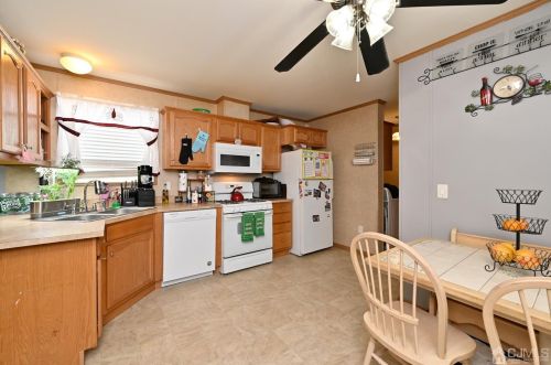 43 Bayshore Mobile Mnr, Hazlet NJ  07730-4129 exterior