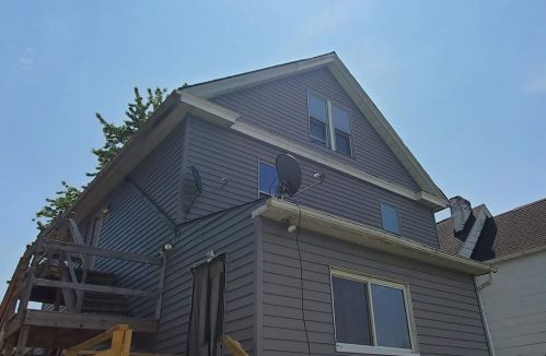 711 Carlisle St, New Castle PA 16101-2308 exterior