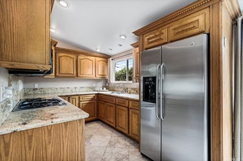 818 South St, Anaheim CA  92805-4415 exterior