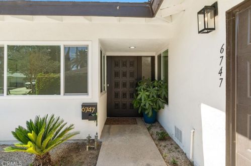 6747 Blewett Ave, Van Nuys CA  91406-6014 exterior