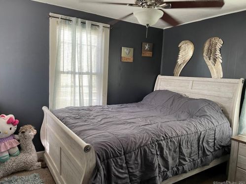 164 Vauxhall St, United States Coast Guard Ac CT  06320-3822 exterior