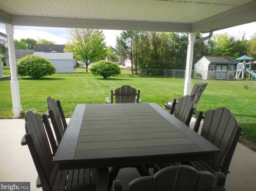 1114 Hunters Chase Ln, Lebanon PA  17046-1575 exterior