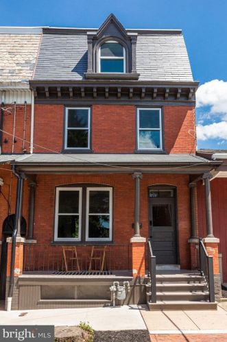 237 Lime St, Lancaster PA  17602-2748 exterior
