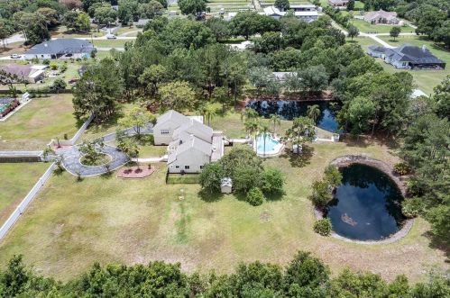 17320 Whirley Rd, Lutz FL  33558-4827 exterior