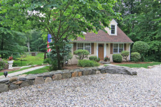262 Mountain Rd, Wilton, CT 06897-1528