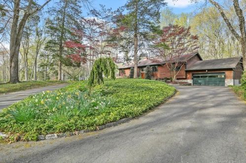 2822 Sturges Hwy, Westport, CT 06880-1733
