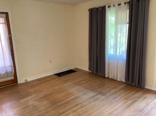 6620 Overlook St, Library, PA 15129-9587