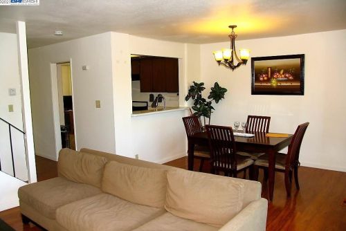 25083 Oakridge Ct, Hayward CA  94541-6938 exterior