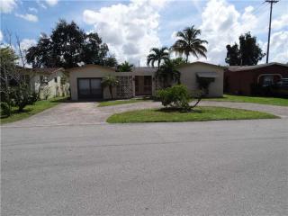 3601 Acapulco Dr, Hollywood, FL 33023-6503