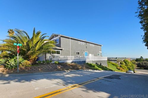 2451 Beryl St, San Diego CA 92109-3401 exterior