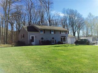 21 Ginny Dr, Northford, CT 06472-1255