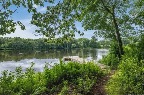 38 Winds Dr, Essex, CT 06426-1200