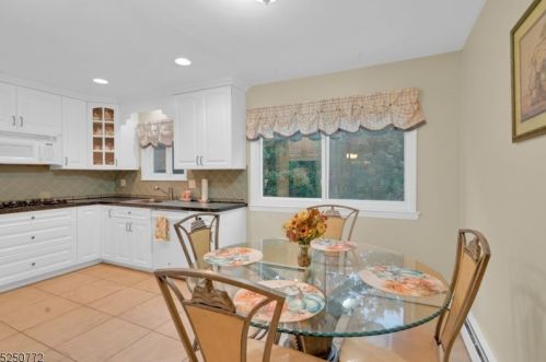 81 Mountain Cir, West Milford Lakes NJ  07480-3211 exterior