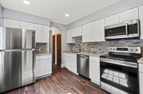 3690 Mendon Rd, Cumberland, RI 02864-2128