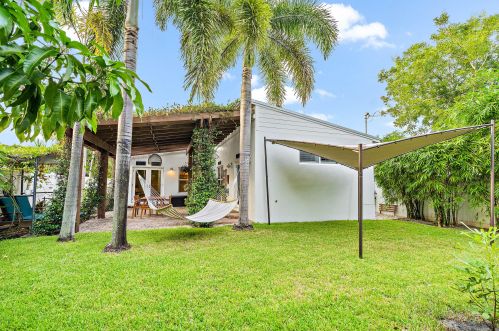 250 10th St, Delray Beach FL  33444-4048 exterior