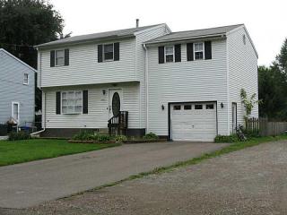 1932 Garloch Dr, Erie, PA 16505-2834