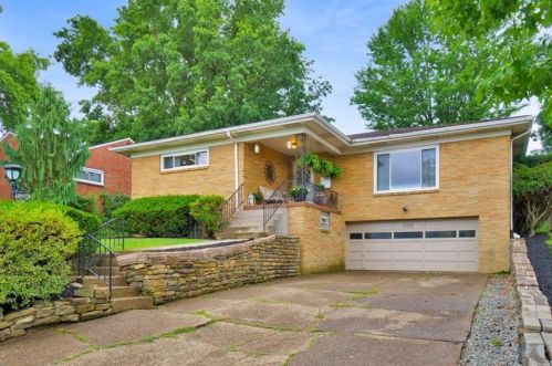 108 Windvale Dr, Pittsburgh, PA 15236-1855