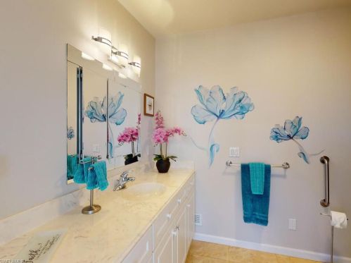 1041 Silver Lakes Blvd, Naples FL  34114-9334 exterior