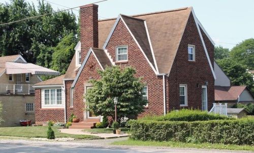 4732 Greensprings Ave, Pittsburgh, PA 15122-1951