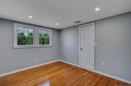 86 Woodland Dr, Northford CT  06472-1210 exterior