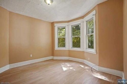 30 Linden Ave, East Orange NJ  07018-2826 exterior