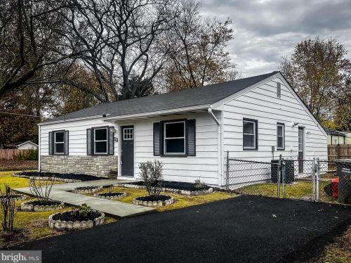 1229 Longview Dr, Woodbridge VA  22191-2955 exterior