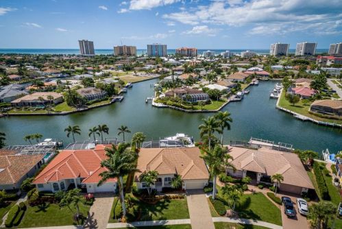 316 Copperfield Ct, Marco Island, FL 34145-3522