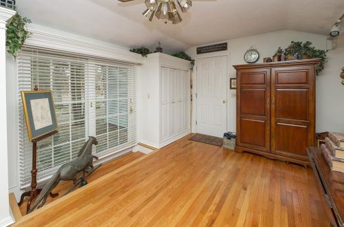 34 Wheeler Ave, Salem NH  03079-3490 exterior