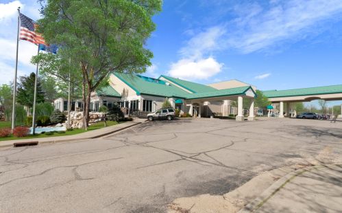 111 Center St, Lake Geneva WI  53147-2076 exterior