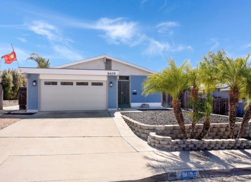 8419 Carlton Oaks Dr, Santee, CA 92071-2209