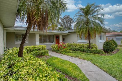 3790 10th St, Saint Petersburg, FL 33704-1610