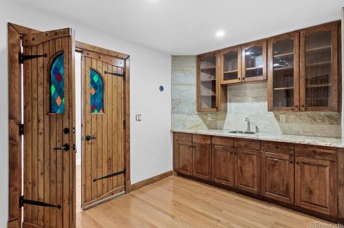 93 Glenmoor Dr, Englewood CO 80113-7117 exterior