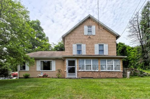 104 Maple Ave, Huntington, CT 06484-7012
