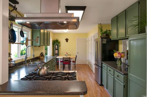 3802 Chanate Rd, Santa Rosa CA  95404-1840 exterior