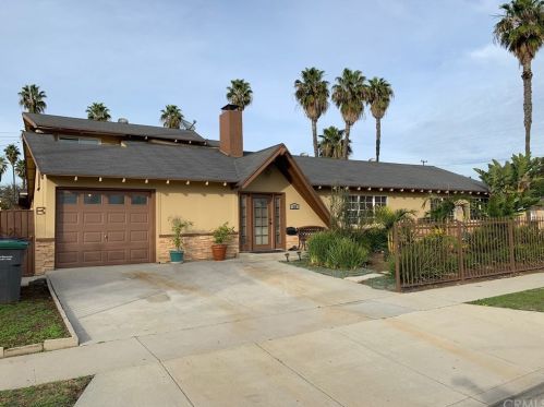 515 182nd St, Long Beach, CA 90746-1821