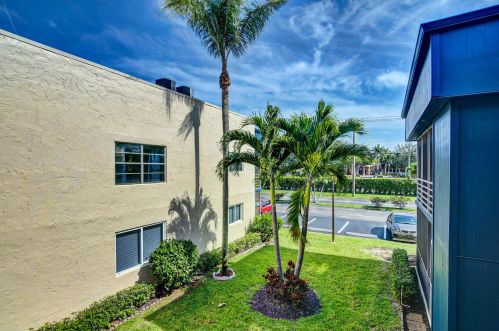 181 Flanders D, Delray Beach FL  33484-5262 exterior