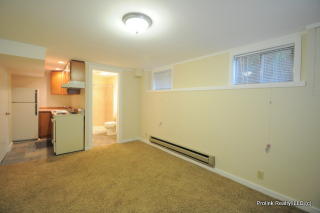 5245 11th Ave, Seattle WA  98107-3705 exterior