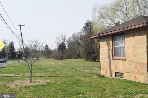 8 Harbeson Pl, Wilmington, DE 19804-3702