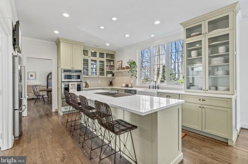 518 Fortress Cir, Leesburg VA  20175-8929 exterior