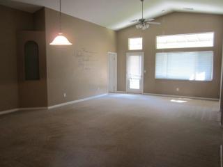 10211 Lanesborough Ave, Bakersfield CA  93311-9825 exterior