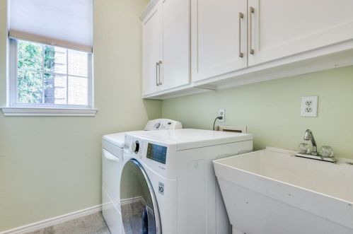 3405 Dorchester Ct, Lewisville TX  75022-4924 exterior