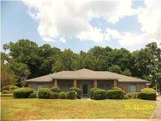 601 Burlington Ct, Mobile, AL 36608-3839