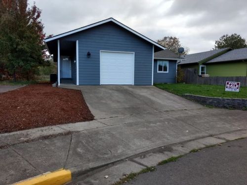 2017 Cypress Ct, Lebanon, OR 97355-1287