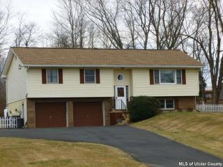 10 Susi Oval, Modena, NY 12548-5008
